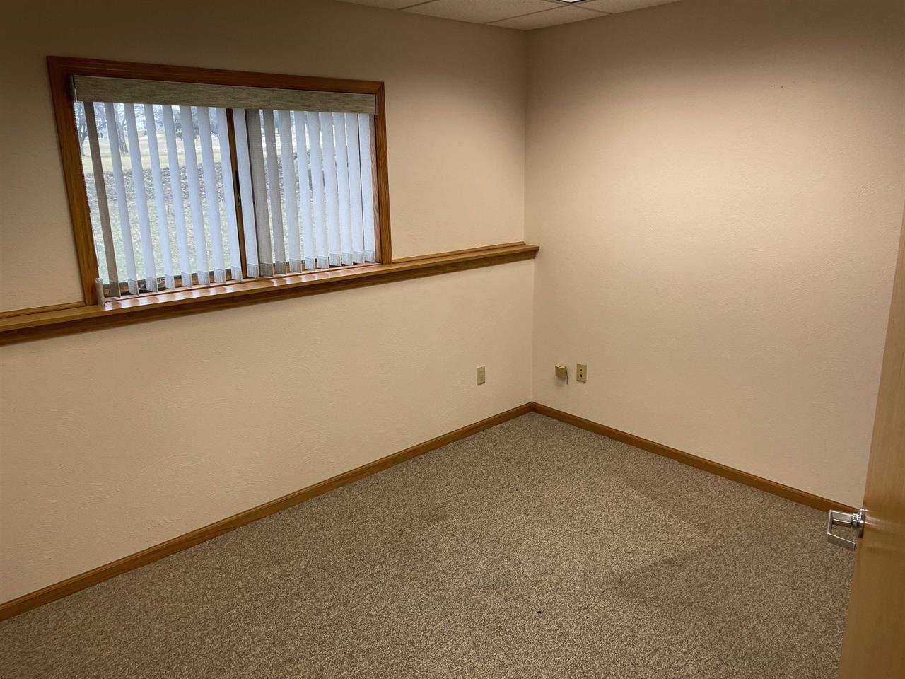 602 Pleasant Oak Drive, Oregon, WI 53575