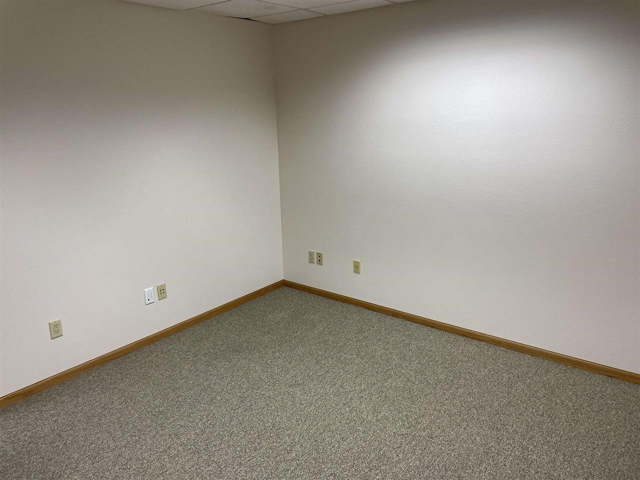 602 Pleasant Oak Drive, Oregon, WI 53575