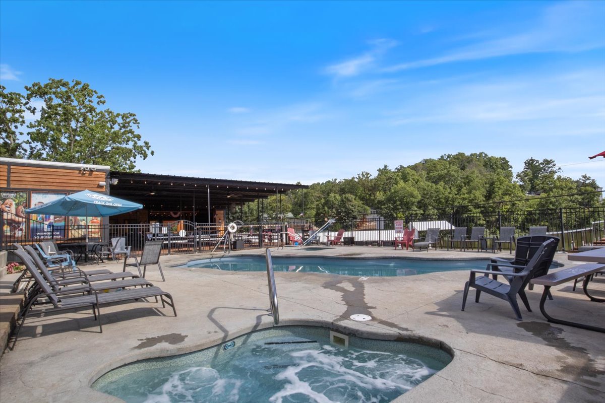 267 Runaway Drive, Climax Springs, MO 65324