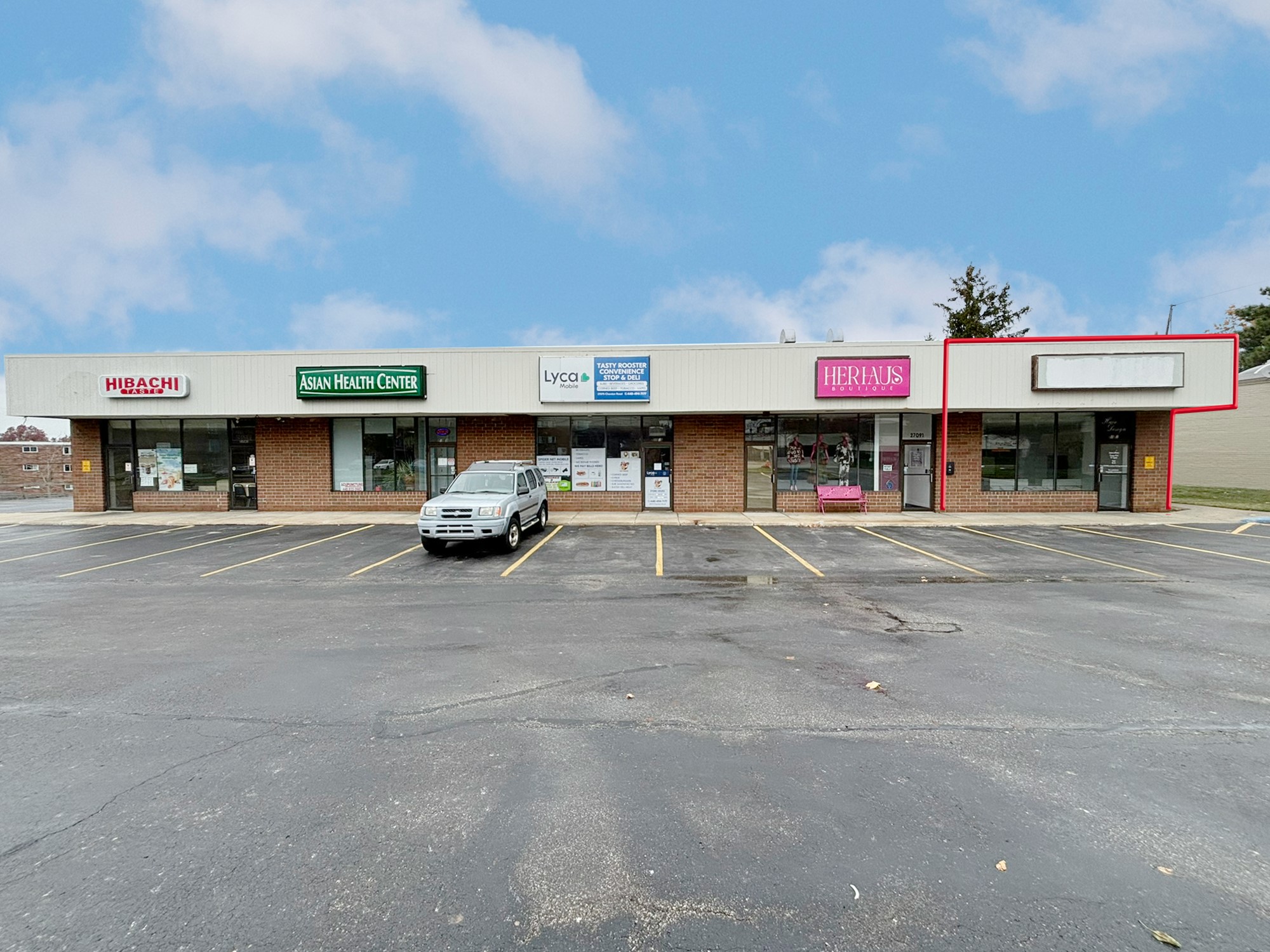 End Cap Retail Former Salon For Lease