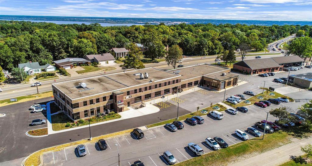 6035 Knoxville Avenue, Peoria, IL 61614