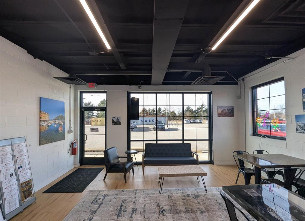 6035 Knoxville Avenue, Peoria, IL 61614