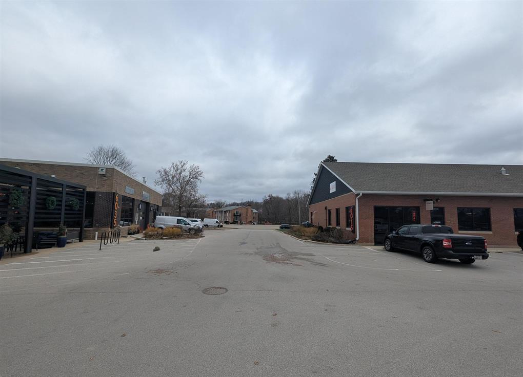 6035 Knoxville Avenue, Peoria, IL 61614