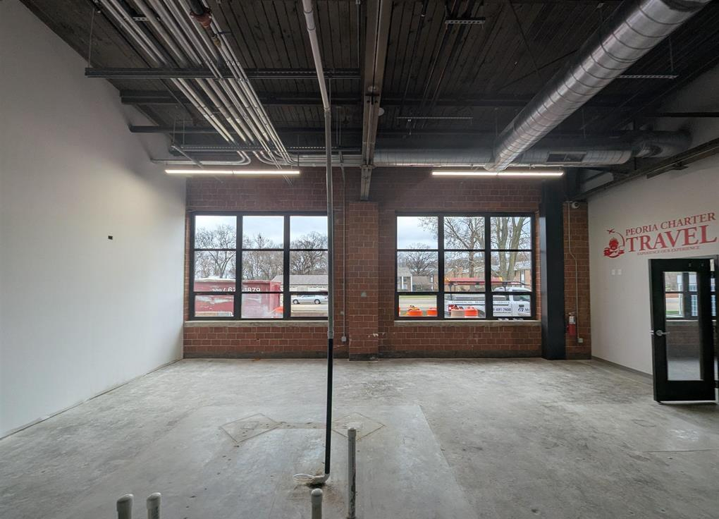 6035 Knoxville Avenue, Peoria, IL 61614