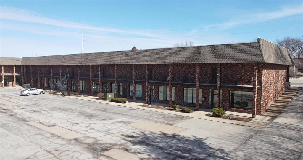 7501 North University Street, Peoria, IL 61614