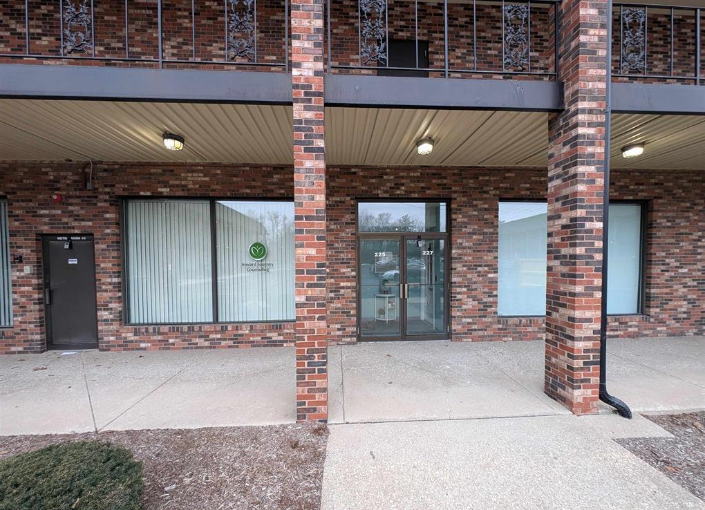 7501 North University Street, Peoria, IL 61614