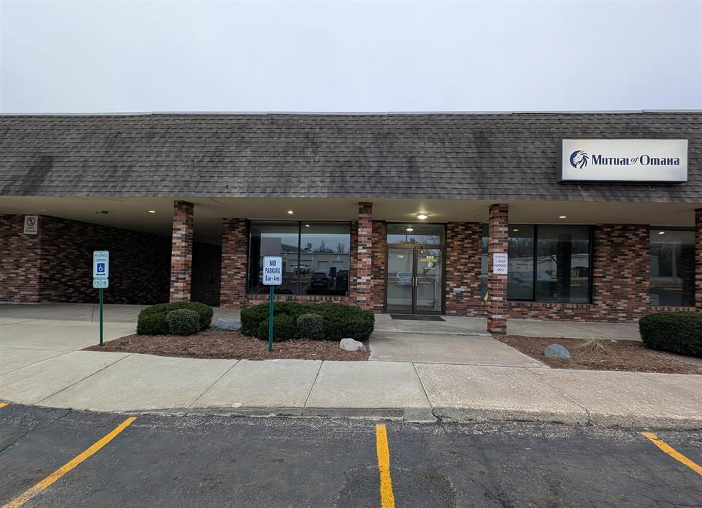 7501 North University Street, Peoria, IL 61614