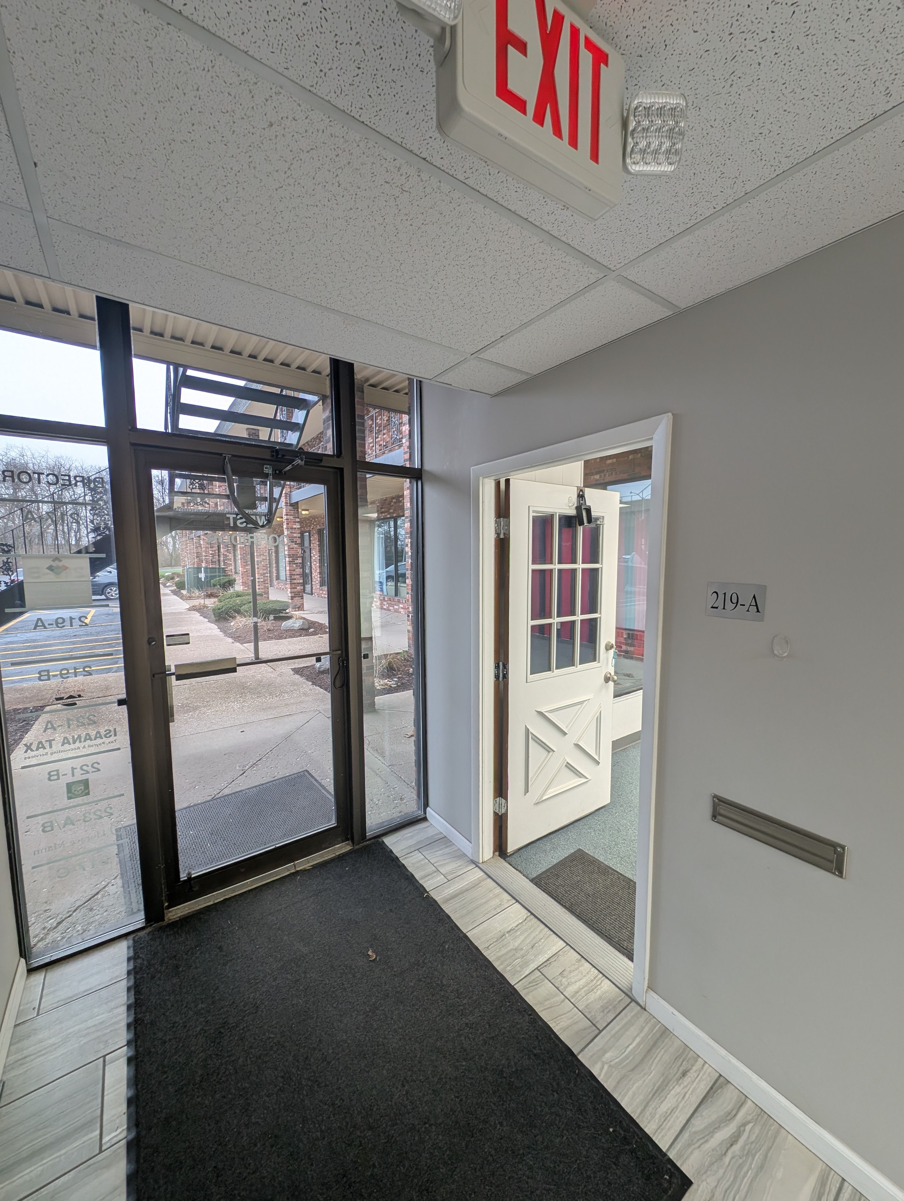 7501 North University Street, Peoria, IL 61614