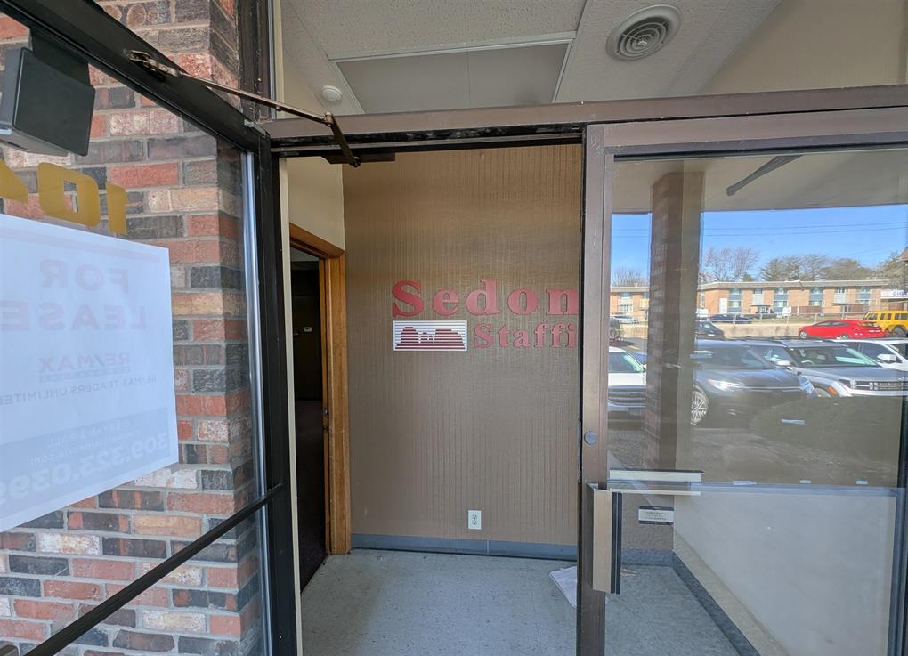 7501 North University Street, Peoria, IL 61614