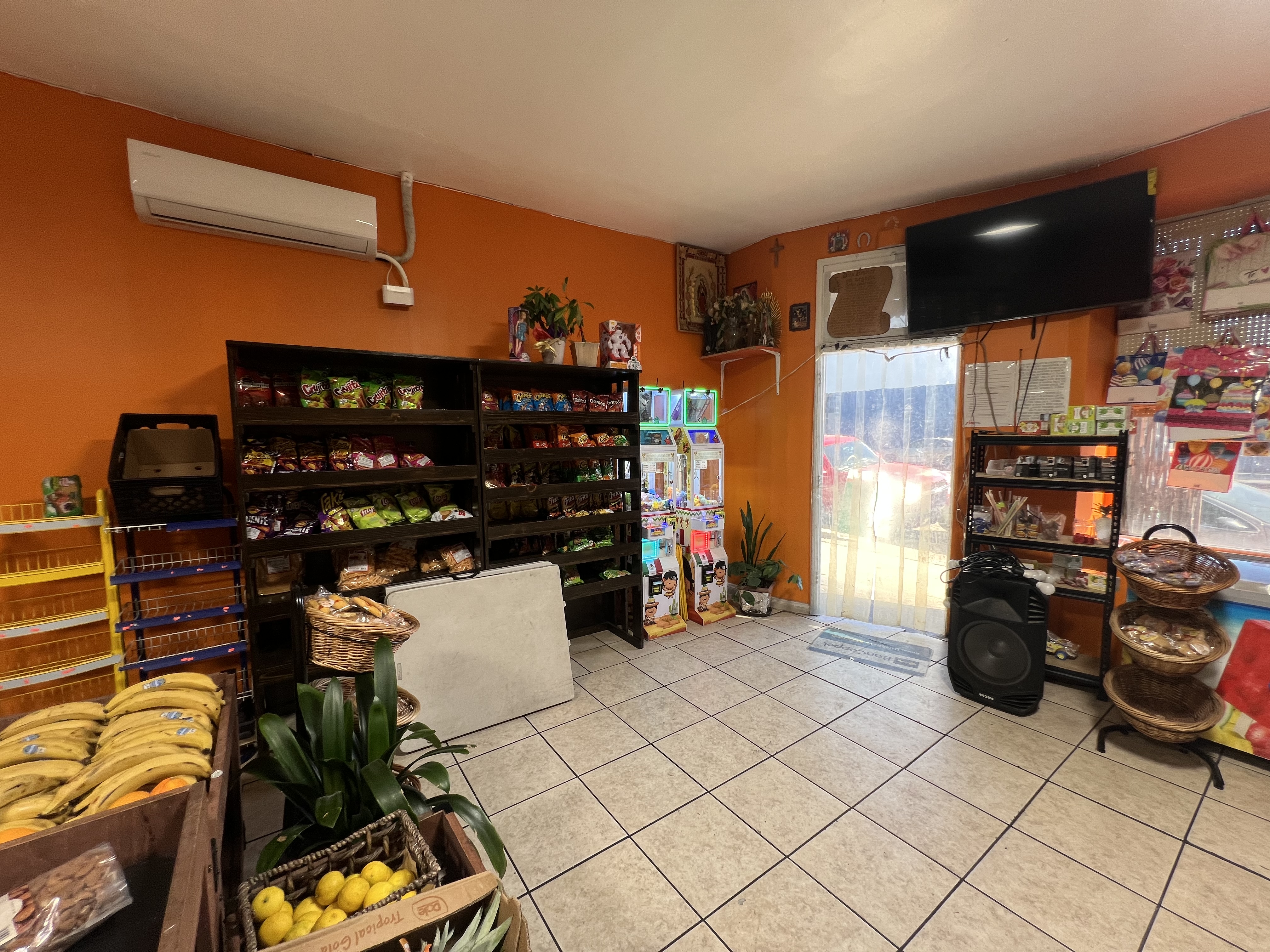 4071 Main Street, Los Angeles, CA 90037