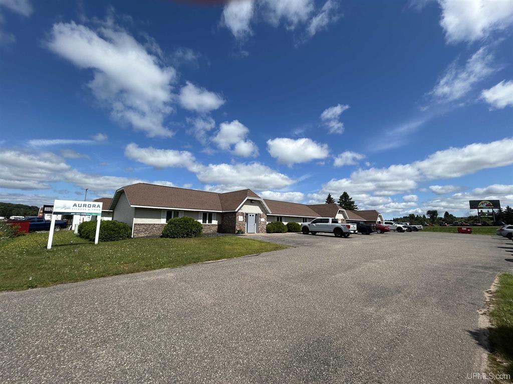 1000 Country Lane, Ishpeming, MI 49849