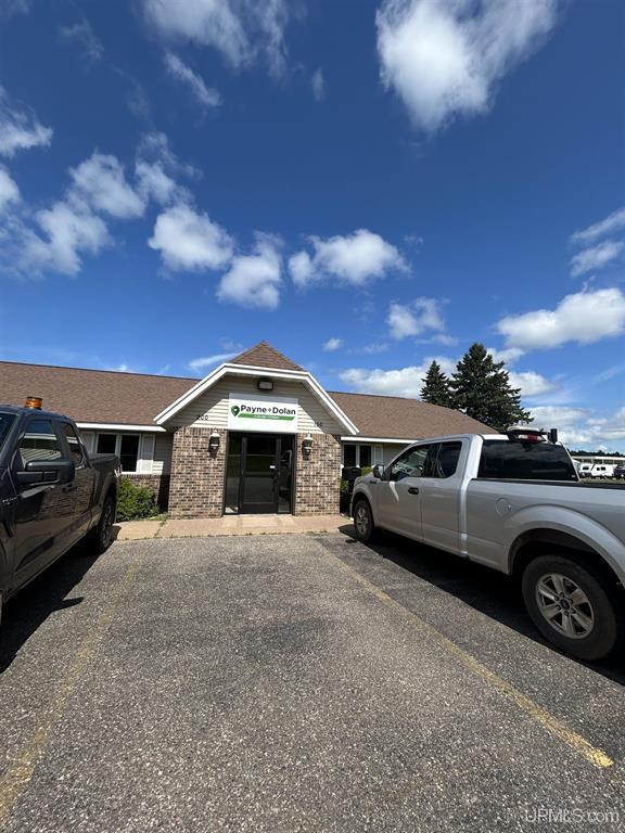 1000 Country Lane, Ishpeming, MI 49849