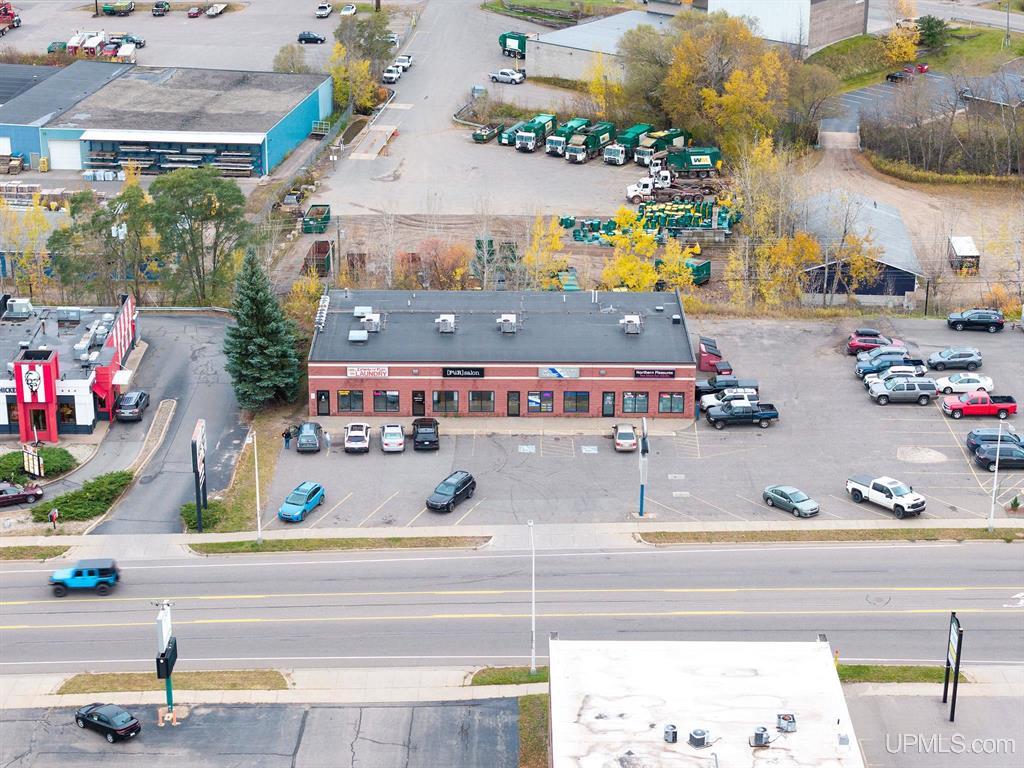 1021 West Washington Street, Marquette, MI 49855