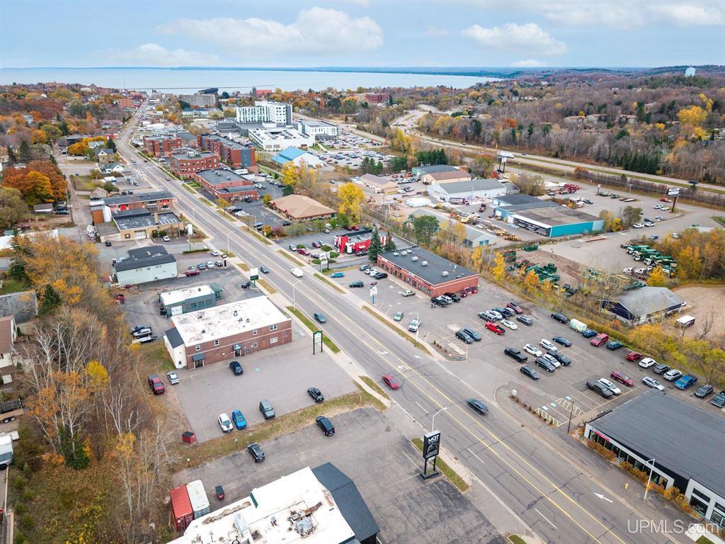 1021 West Washington Street, Marquette, MI 49855