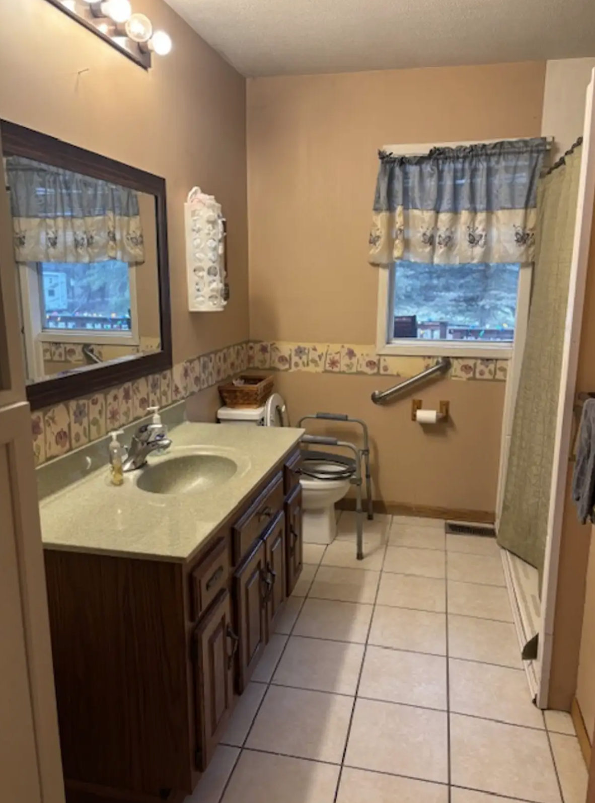 10216 Royston Road, Grand Ledge, MI 48837