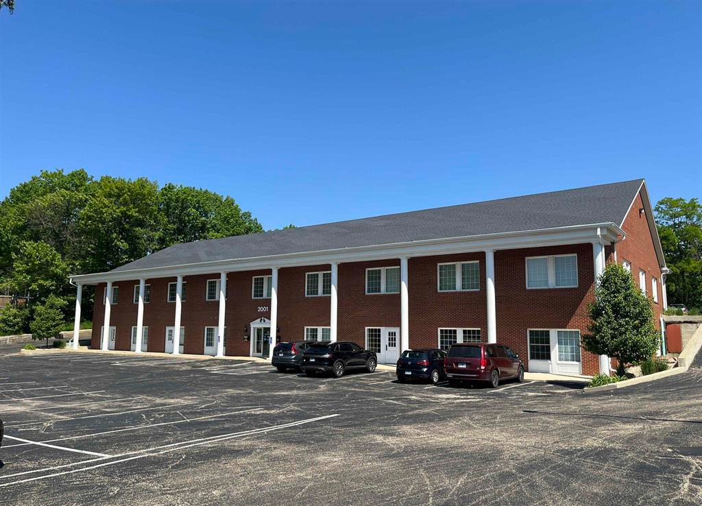 2001 West Willow Knolls Drive, Peoria, IL 61614