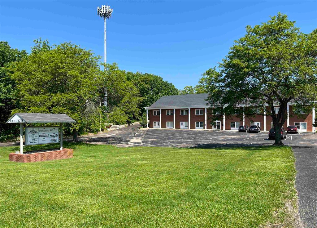 2001 West Willow Knolls Drive, Peoria, IL 61614