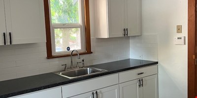 2022 Broadway — Sale in Vancouver, WA, photo 3 of 8