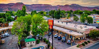 Red Rock Country Inn - 310 S 100 E