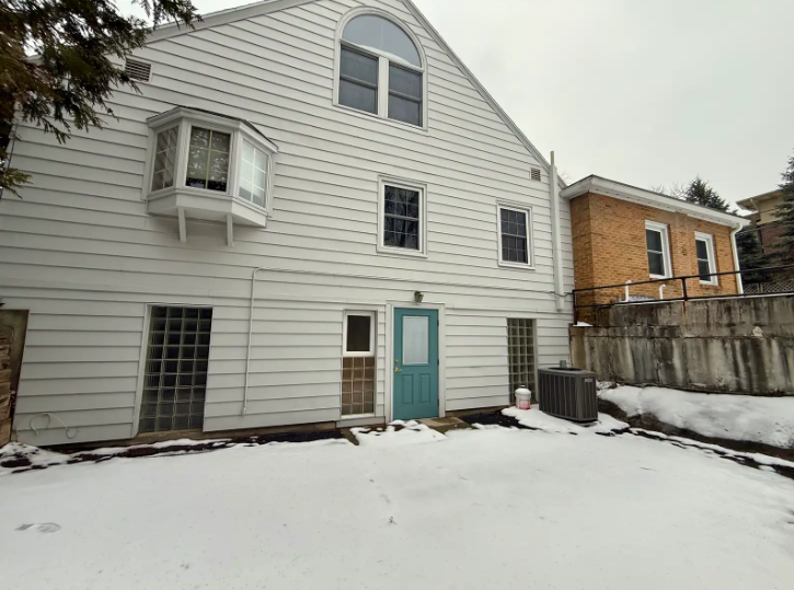 415 West Grand River Avenue, East Lansing, MI 48823