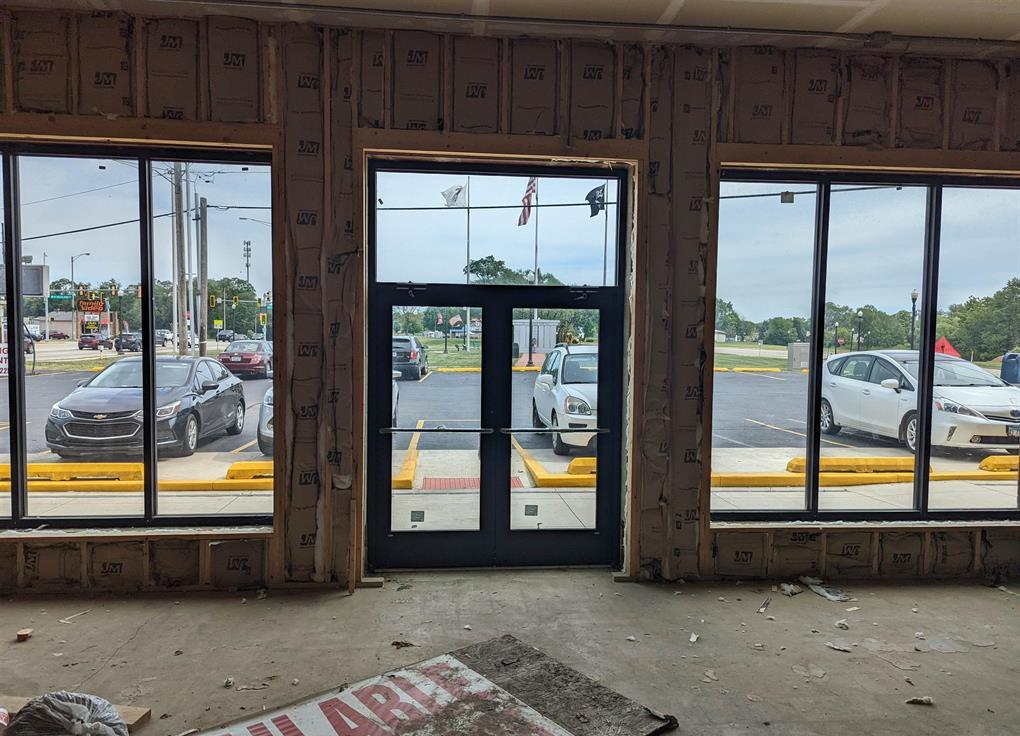 216 North Main Street, Creve Coeur, IL 61610