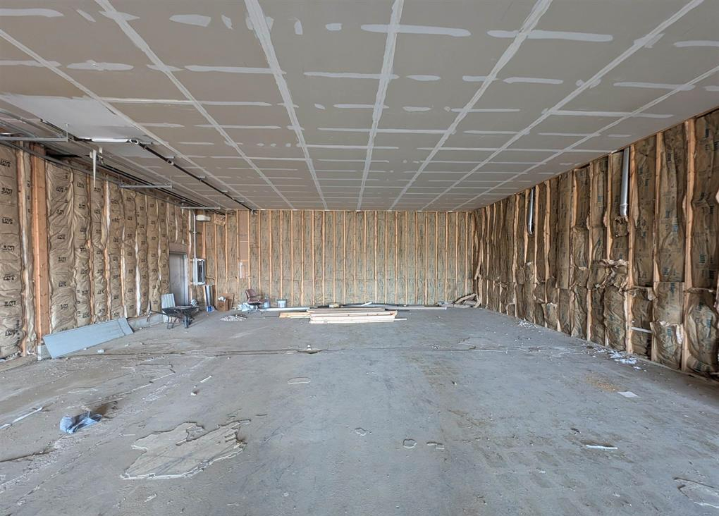 216 North Main Street, Creve Coeur, IL 61610