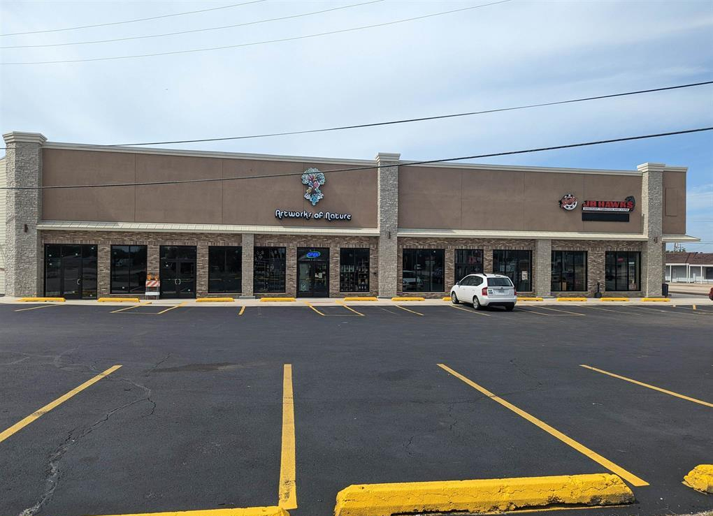 216 North Main Street, Creve Coeur, IL 61610