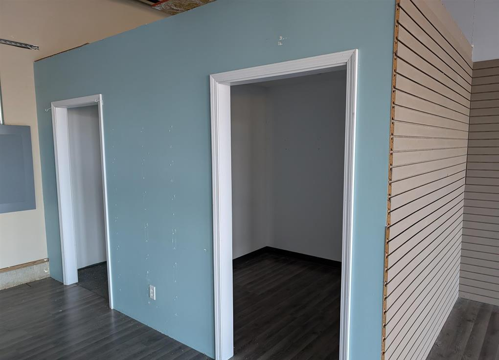 216 North Main Street, Creve Coeur, IL 61610