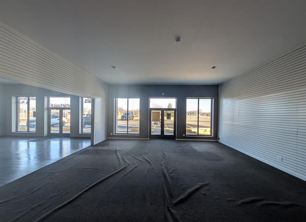 216 North Main Street, Creve Coeur, IL 61610