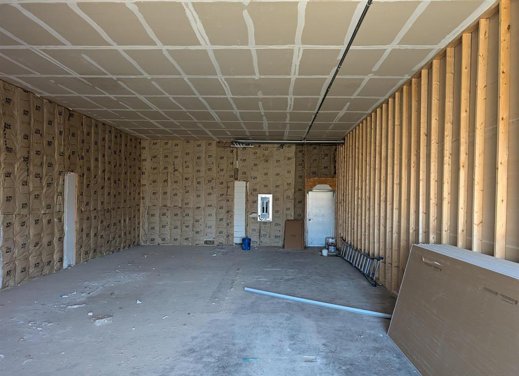 216 North Main Street, Creve Coeur, IL 61610