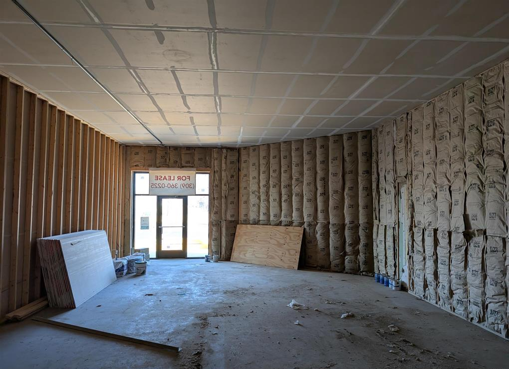 216 North Main Street, Creve Coeur, IL 61610