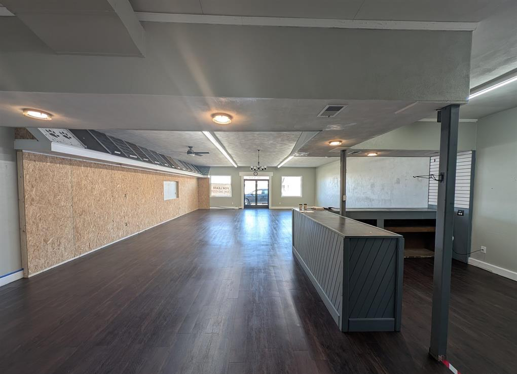 206 North Main Street, Creve Coeur, IL 61610