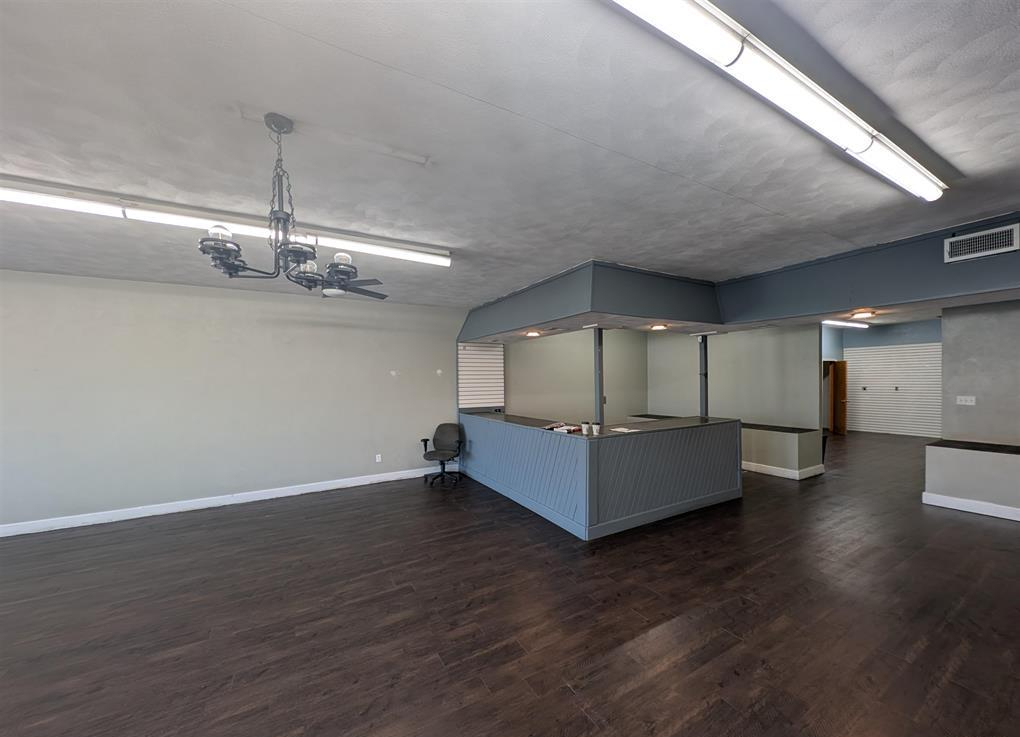 206 North Main Street, Creve Coeur, IL 61610