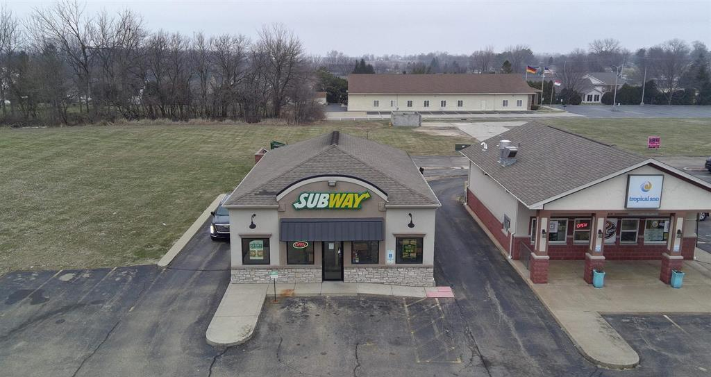 3727 W Willow Knolls Dr, Peoria, IL 61614