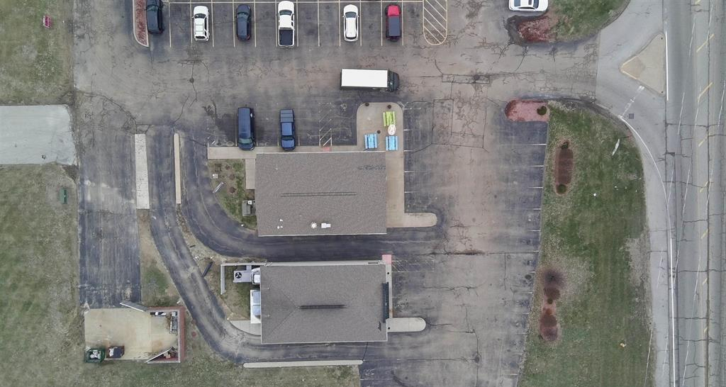 3727 W Willow Knolls Dr, Peoria, IL 61614