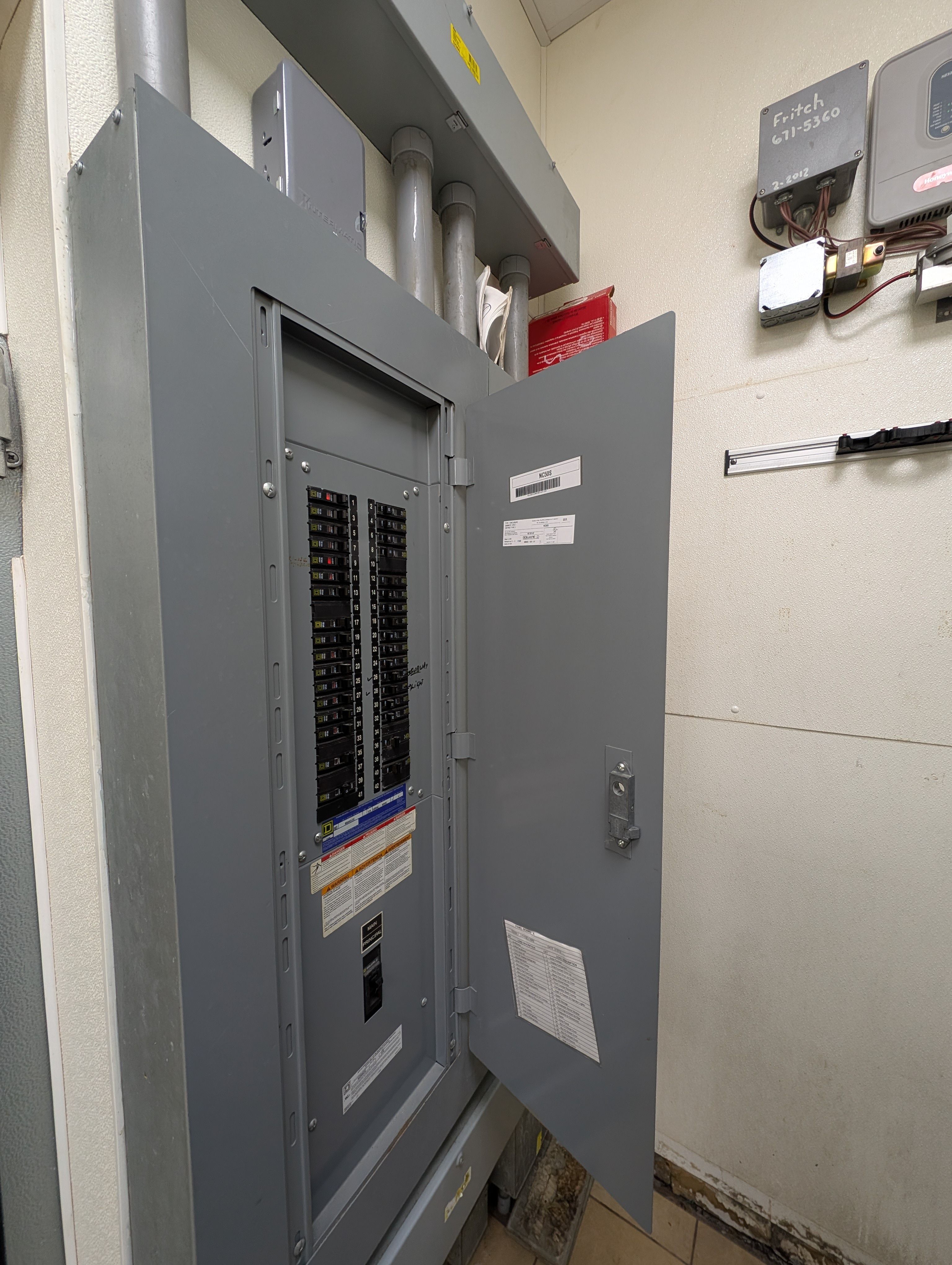 3727 W Willow Knolls Dr, Peoria, IL 61614