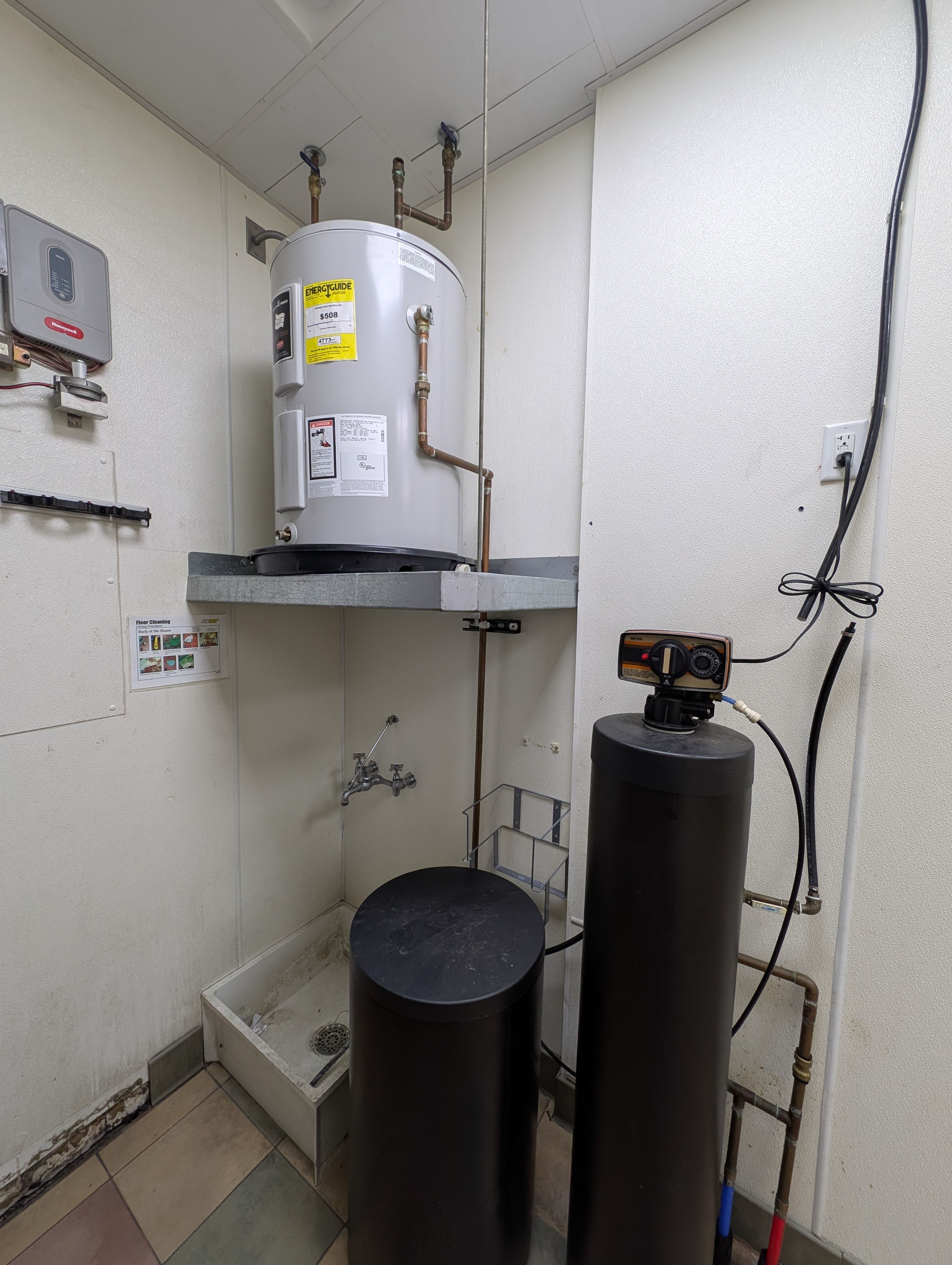 3727 W Willow Knolls Dr, Peoria, IL 61614