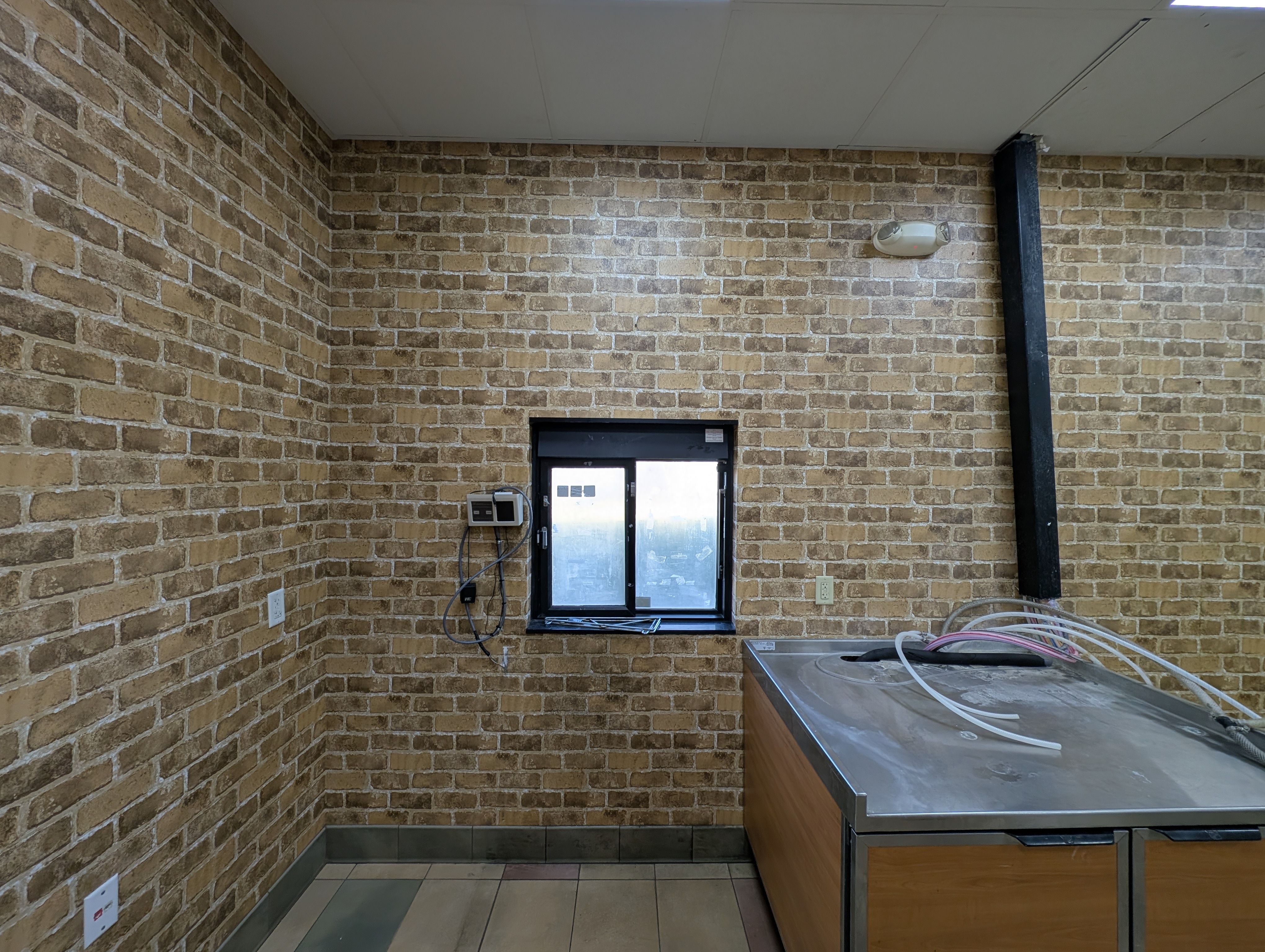 3727 W Willow Knolls Dr, Peoria, IL 61614