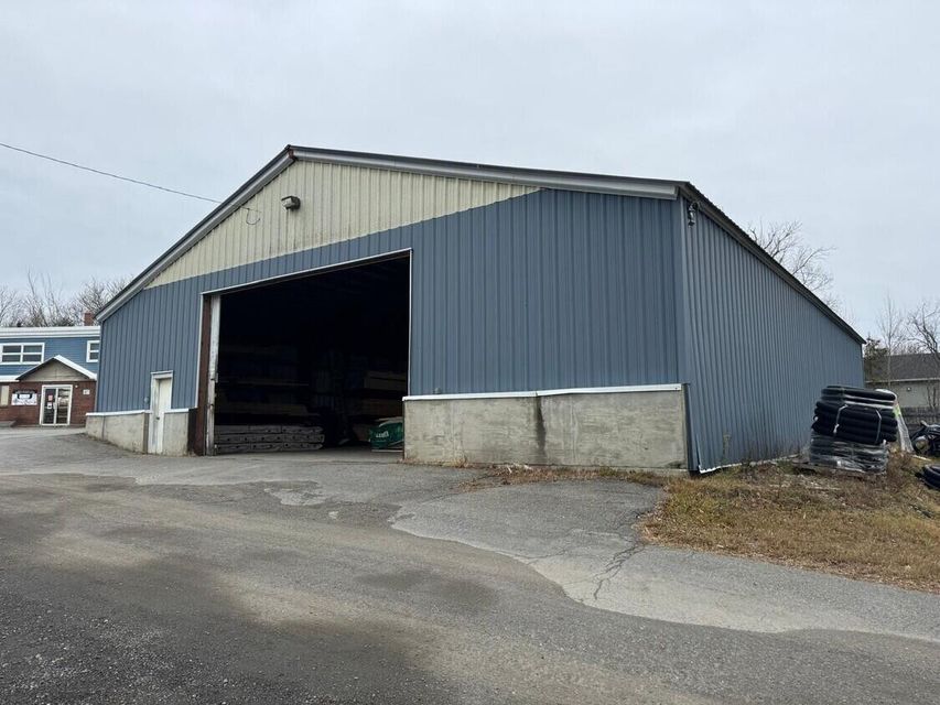43 State Road, Presque Isle, ME 04769