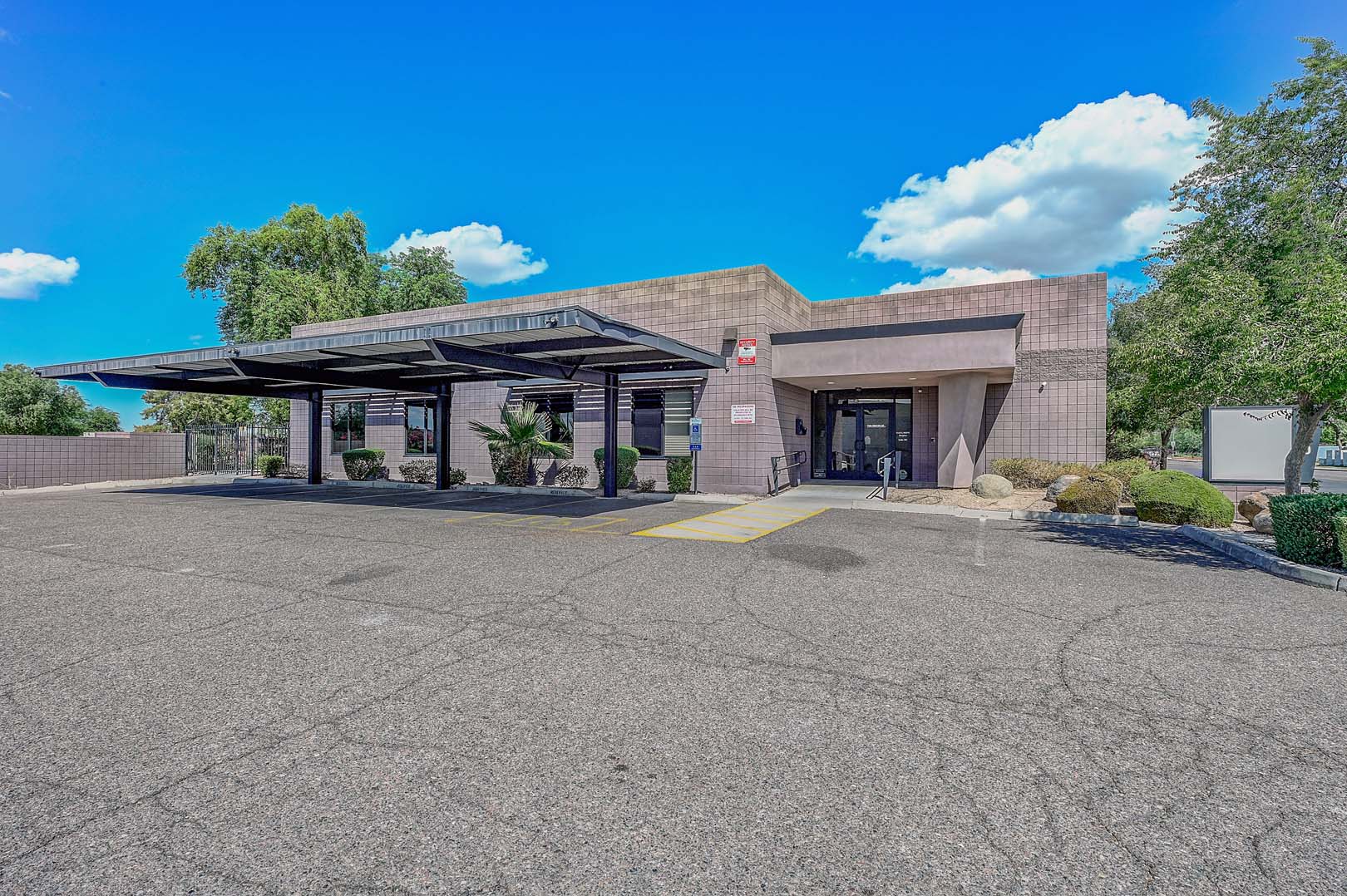 1620 North 48th Street, Phoenix, AZ 85008