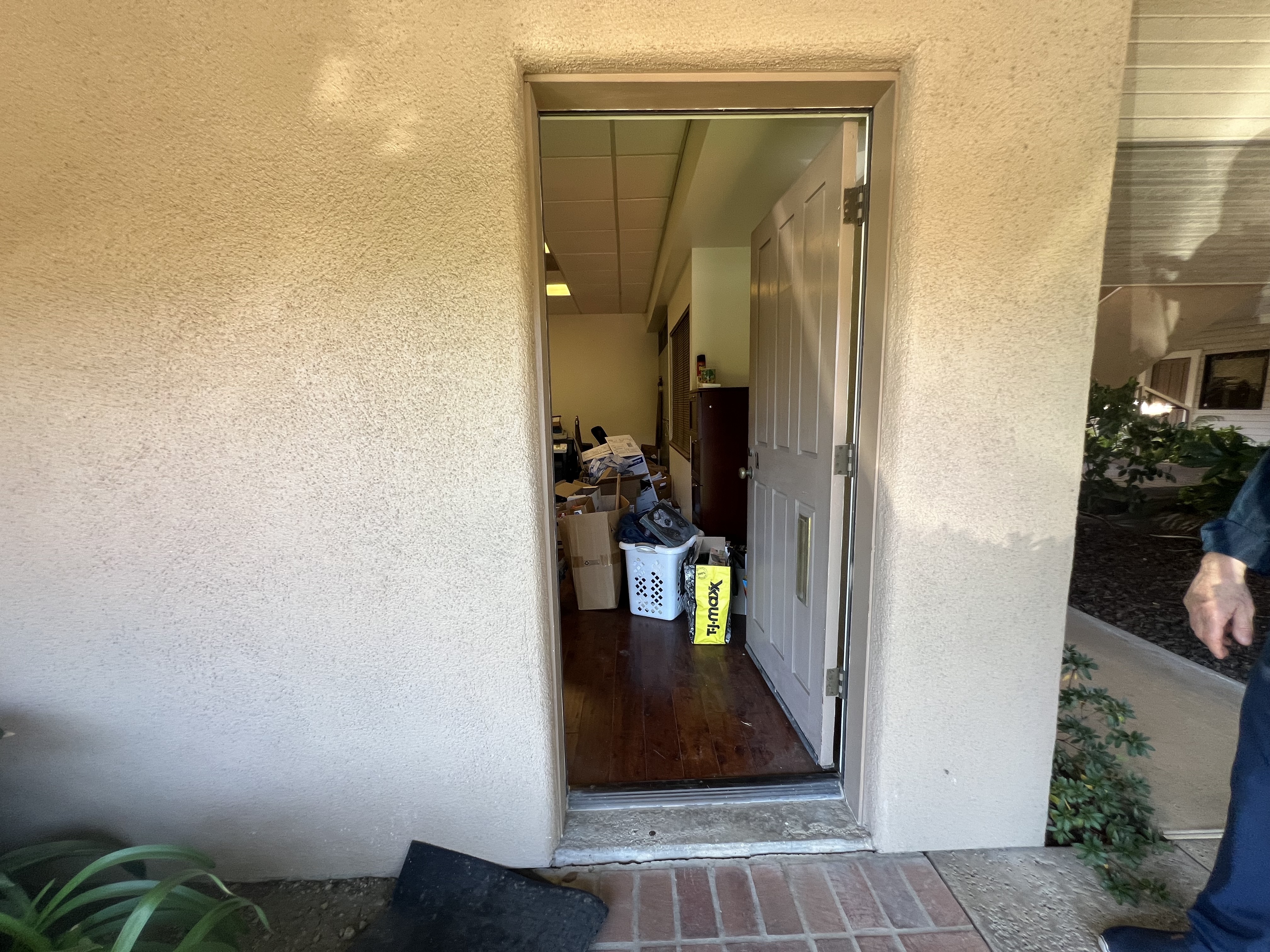 141 Duesenberg Drive, Westlake Village, CA 91362