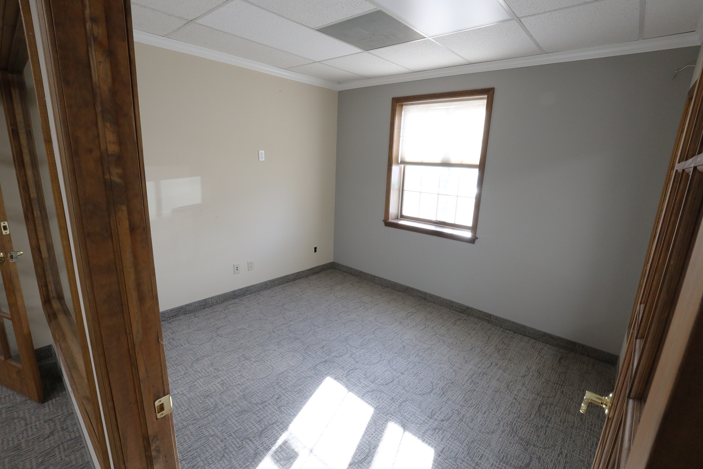 10749 Pearl Road, Strongsville, OH 44136