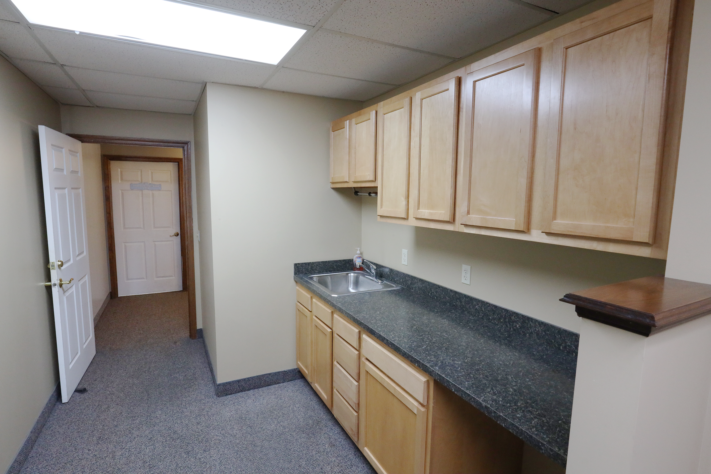 10749 Pearl Road, Strongsville, OH 44136