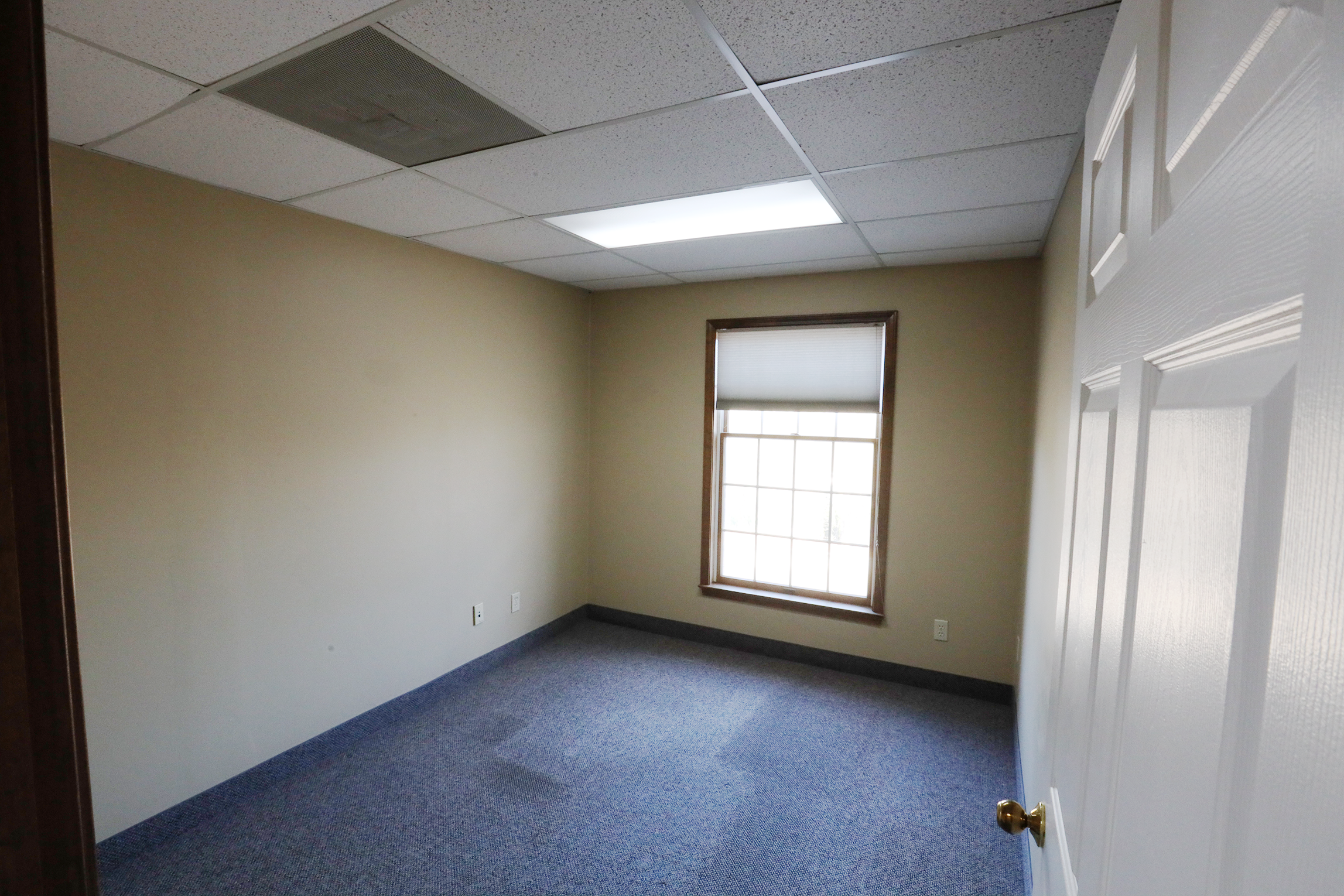 10749 Pearl Road, Strongsville, OH 44136