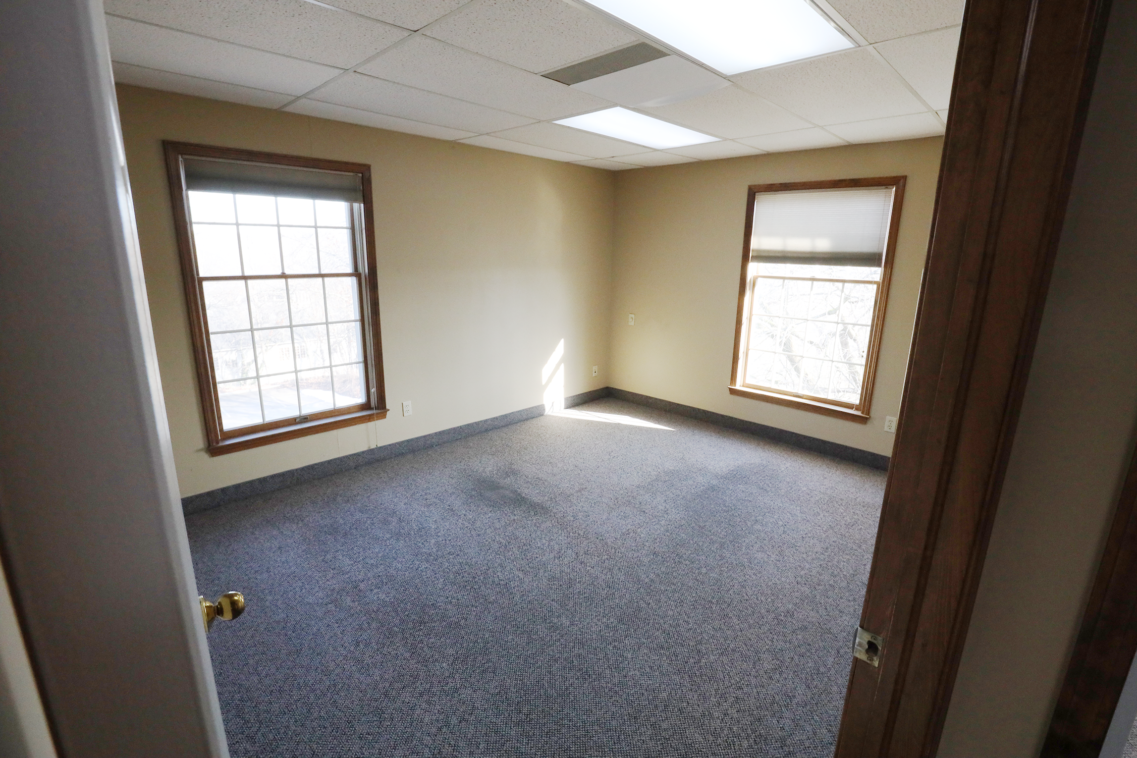 10749 Pearl Road, Strongsville, OH 44136