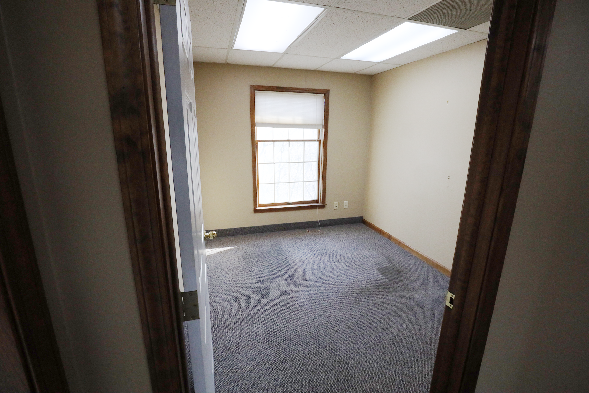 10749 Pearl Road, Strongsville, OH 44136