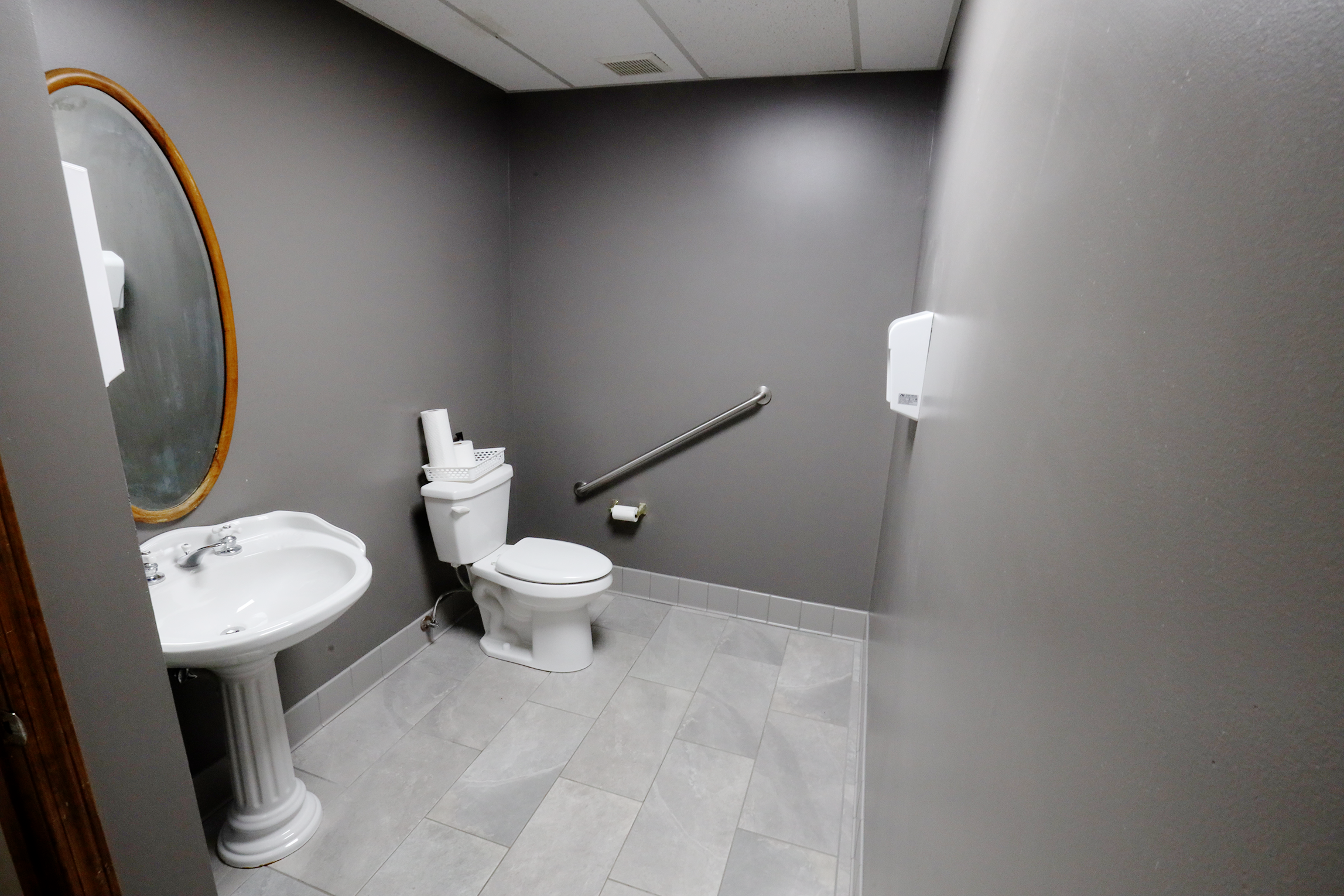 10749 Pearl Road, Strongsville, OH 44136