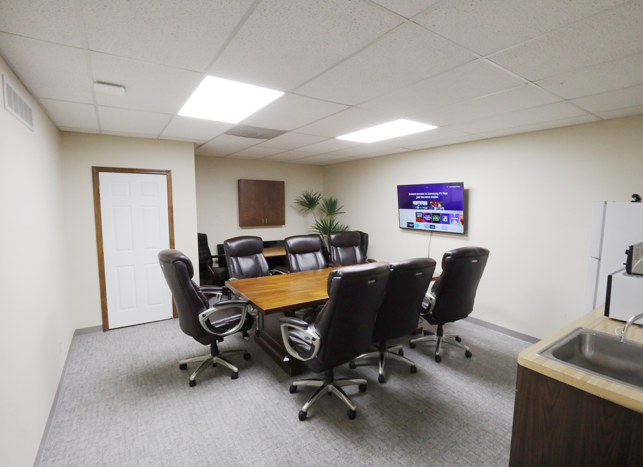 10749 Pearl Road, Strongsville, OH 44136