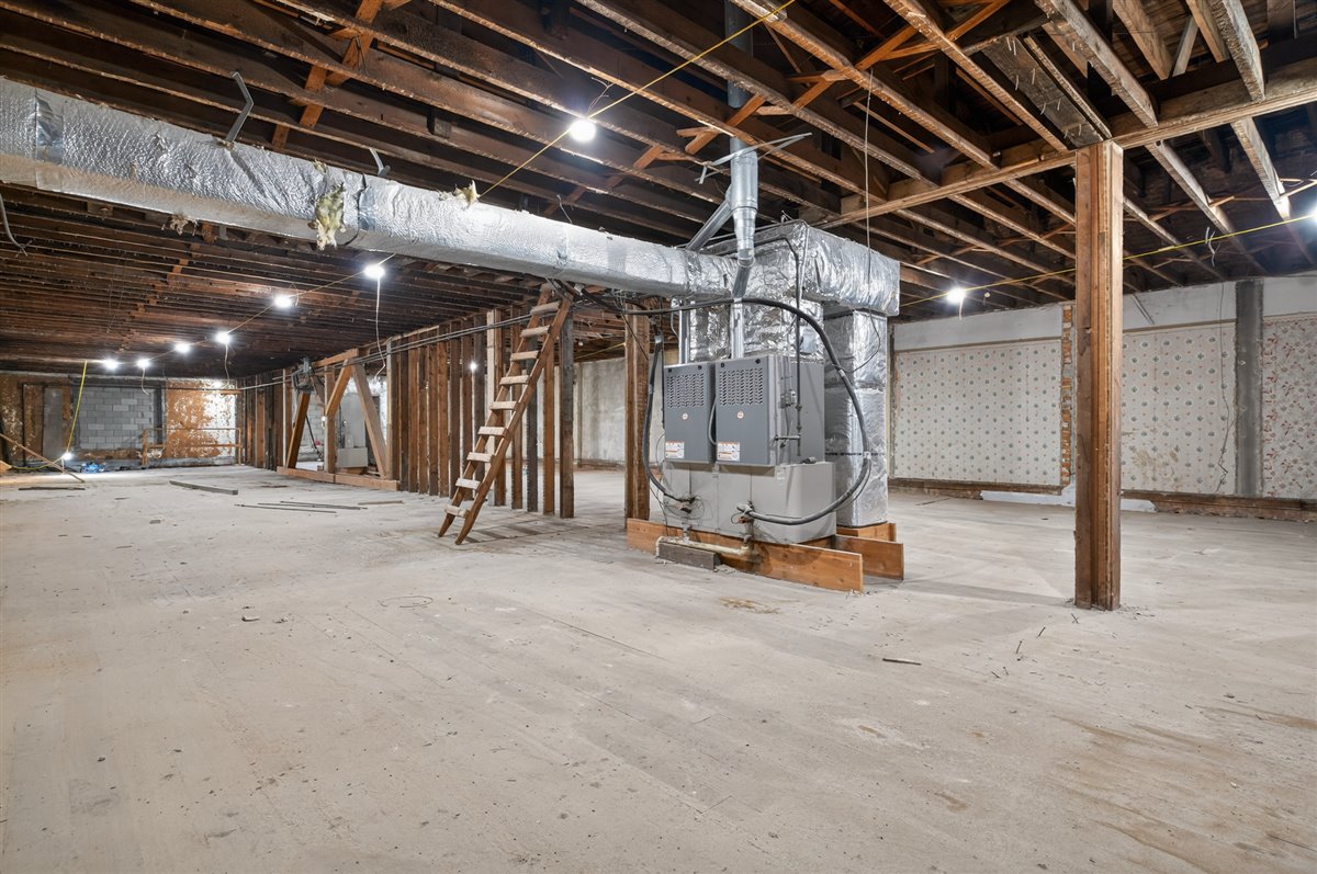 602 G Avenue, Grundy Center, IA 50638