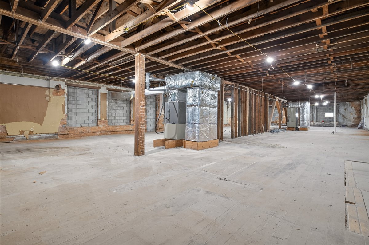 602 G Avenue, Grundy Center, IA 50638